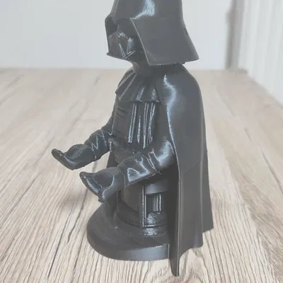 Mô hình giá đỡ Darth Vader 3D cho điện thoại và tay cầm chơi game