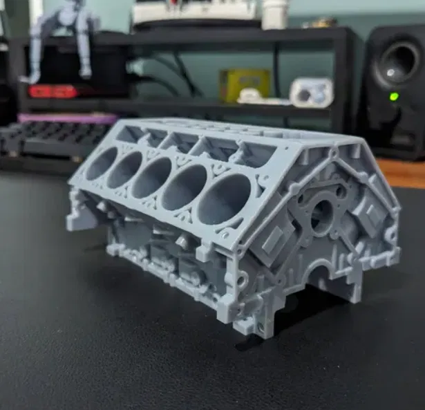 Khối Động Cơ V10 (V10 Engine Block) - Image 1