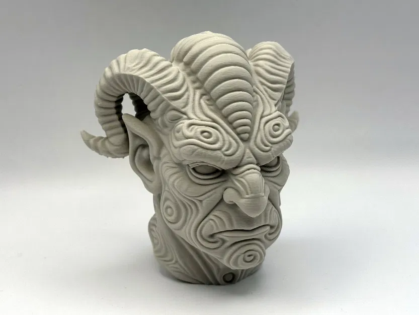 Tượng Bán Thân Cổ Đại Horned Guardian - Image 1