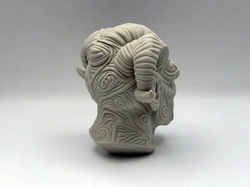 Tượng Bán Thân Cổ Đại Horned Guardian - Image 2