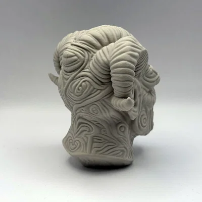 Tượng Bán Thân Cổ Đại Horned Guardian