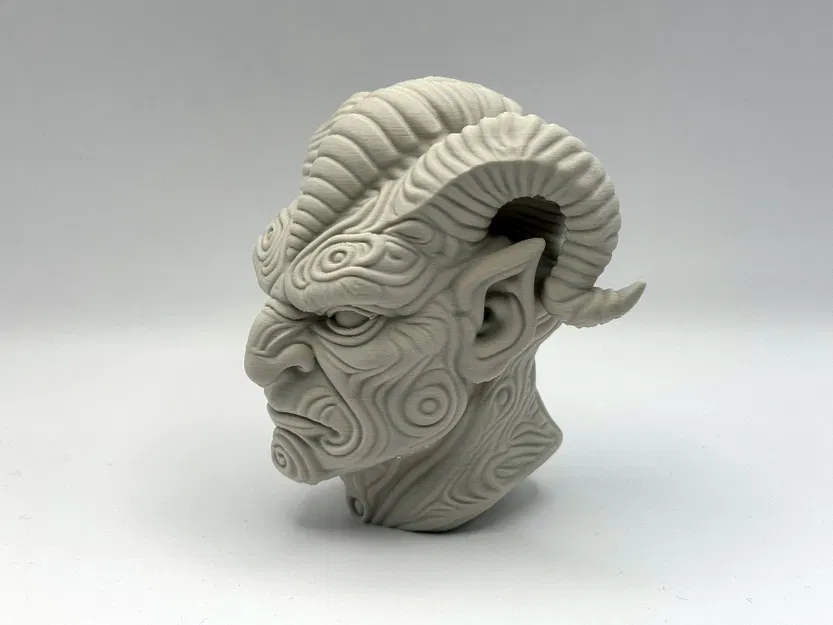 Tượng Bán Thân Cổ Đại Horned Guardian - Image 4