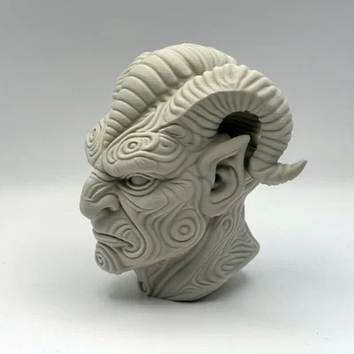 Tượng Bán Thân Cổ Đại Horned Guardian