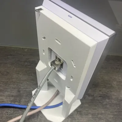 Chân đế để bàn cho Ubiquiti U6-IW In-Wall