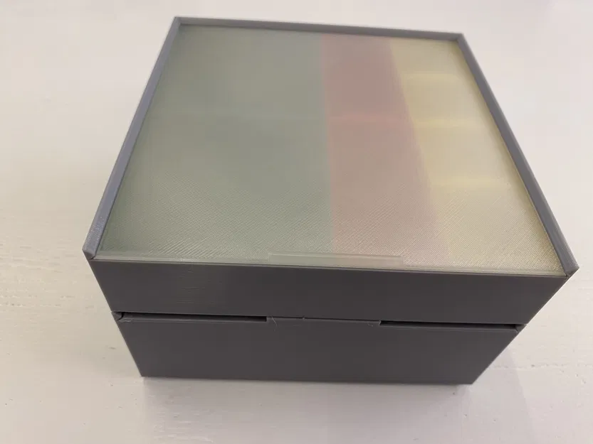 Hộp đựng đồ xếp chồng được kèm nắp khóa và khay chia - Image 5