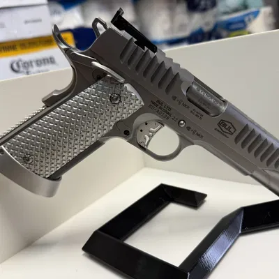 Giá đỡ súng ngắn 9mm - Phụ kiện trưng bày 3D in ấn chuyên nghiệp