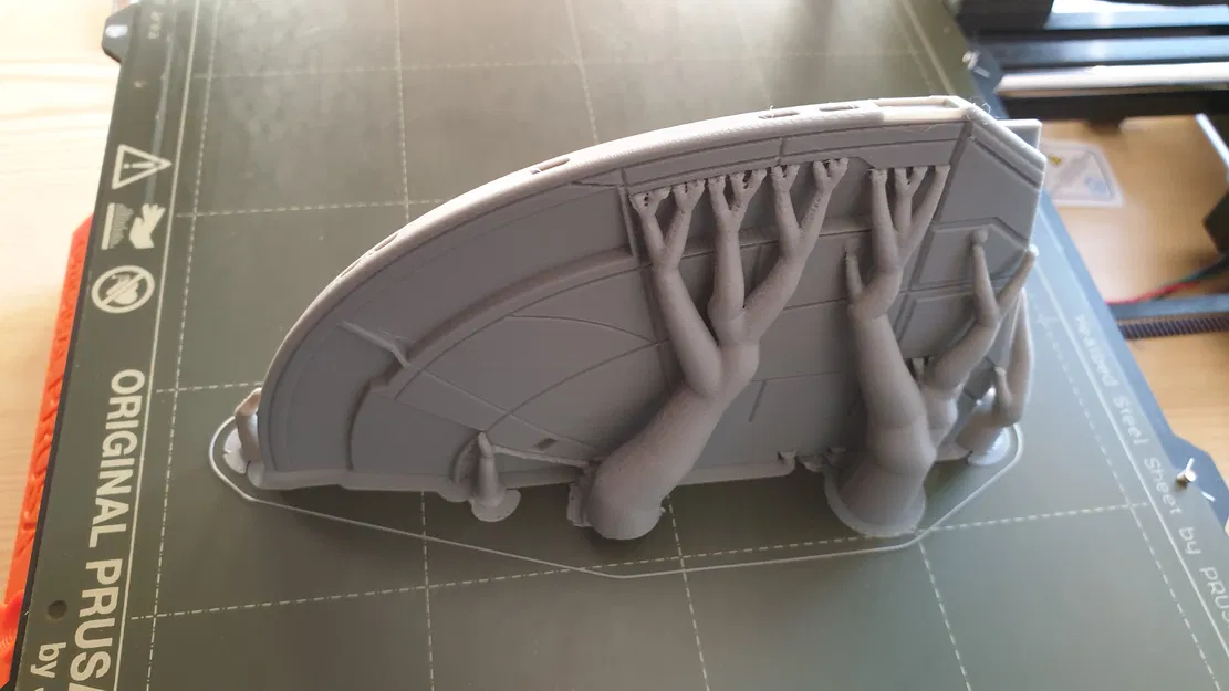 Mô hình tàu vũ trụ Star Trek U.S.S. CLARKE - Image 7