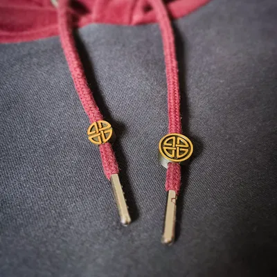 Hạt xỏ dây áo hoodie họa tiết Celtic