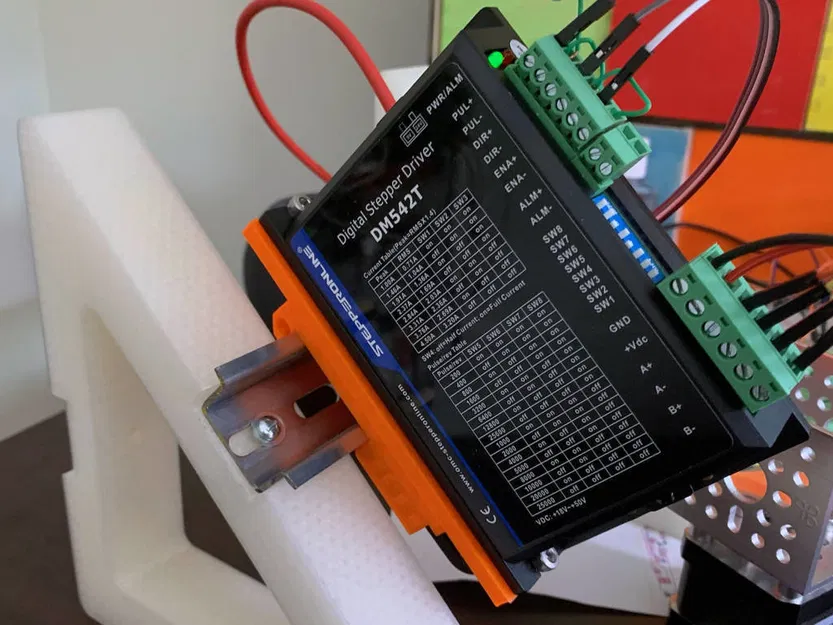 Ngàm gắn Din Rail cho bộ điều khiển động cơ bước DM542T - Image 1