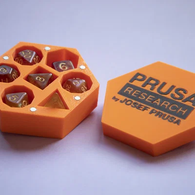 Hộp đựng xúc xắc OpenSCAD tùy chỉnh