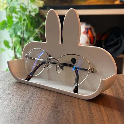 Giá đỡ kính - Lấy cảm hứng từ Miffy