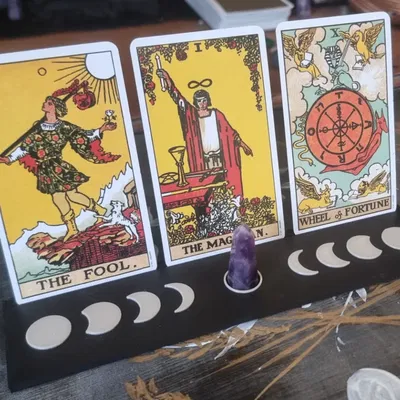 Đế giữ bài Tarot