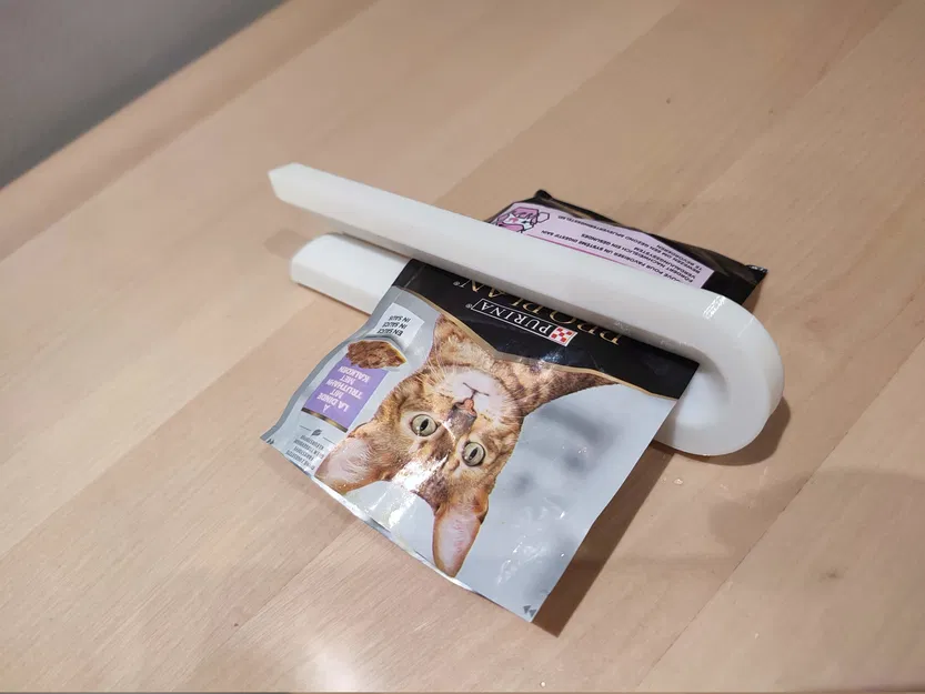 Dụng cụ nặn gói thức ăn cho mèo - Image 1