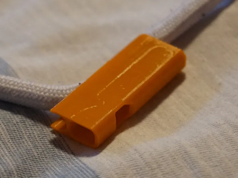 Còi cứu hộ 3D tích hợp dây rút áo hoodie siêu tiện lợi - Image 3