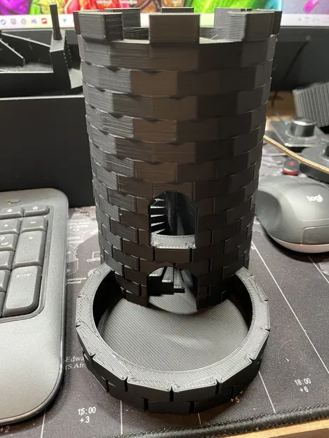 Tháp đổ xúc xắc (Dice Tower) mini cho game DND tiện dụng - Image 1