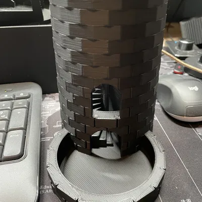 Tháp đổ xúc xắc (Dice Tower) mini cho game DND tiện dụng