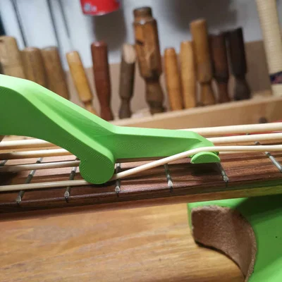 Dụng cụ làm giãn dây đàn (Guitar String Stretcher)