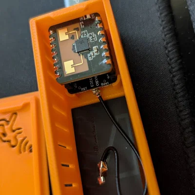 Vỏ bảo vệ SeeedStudio XIAO C3 và cảm biến mmWave tĩnh
