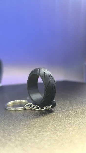 Móc khóa lốp xe mô tô 3D - Phụ kiện độc đáo cho biker - Image 1