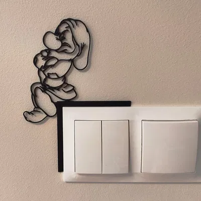 Chú Lùn Grumpy Gnome – Trang Trí Cho Ổ Cắm Điện và Công Tắc Đèn