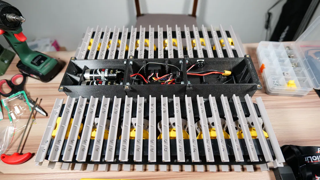 Mô hình xe ủi tuyết RC Snowcat tự in 3D - Image 3