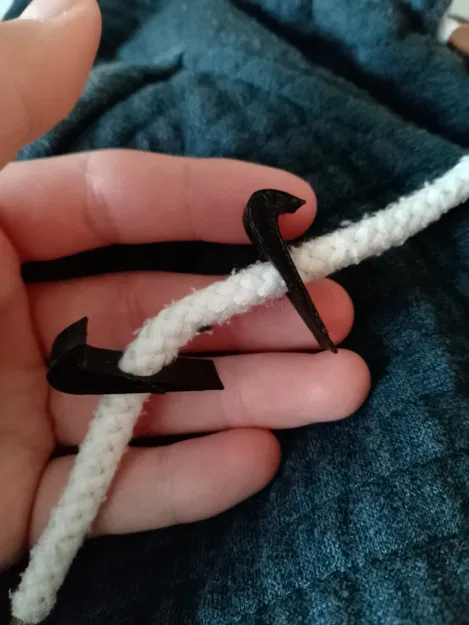 Phụ kiện hạt cài dây giày, dây áo hoodie hình logo Nike - Image 1