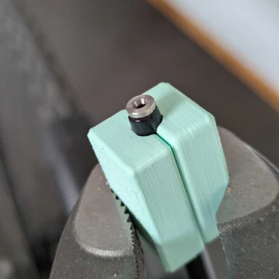 Dụng cụ kẹp dây phanh thủy lực Shimano 5mm in 3D tiện dụng