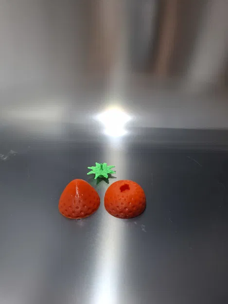 Mô hình quả dâu tây 3D có nam châm trang trí tủ lạnh độc đáo - Image 3