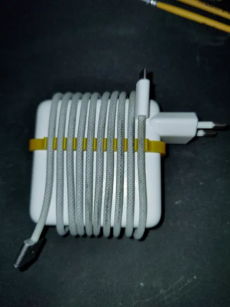 Phụ kiện quấn gọn dây sạc Macbook 67W in 3D - Image 1