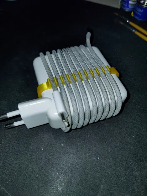 Phụ kiện quấn gọn dây sạc Macbook 67W in 3D - Image 2