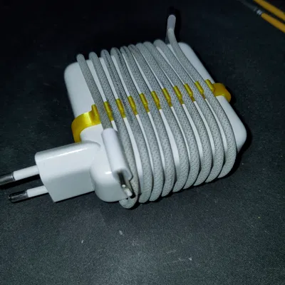 Phụ kiện quấn gọn dây sạc Macbook 67W in 3D