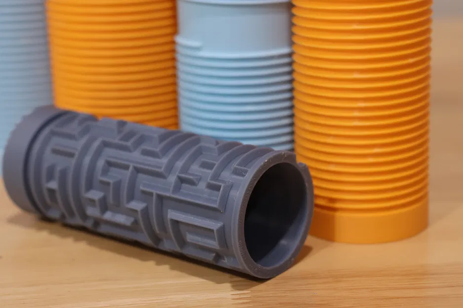 Ống Đựng Quà Siêu Gây Ức Chế (Crazy Annoying Gift Tube) - Image 4