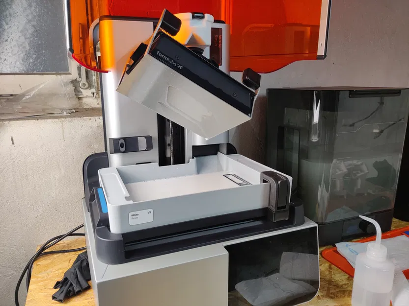 Giá đỡ nhỏ giọt resin cho máy in Formlabs Form4 - Image 1