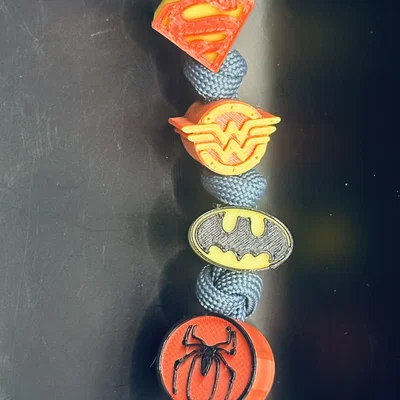 Bộ sưu tập hạt charm siêu anh hùng 3D cho dây paracord