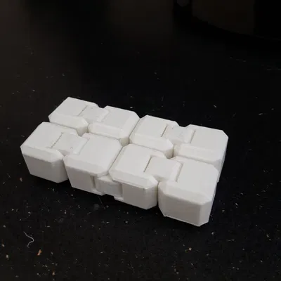 Infinity Cube: Đồ chơi giảm stress in 3D cực vui nhộn