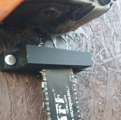 Giá đỡ cưa máy (Chainsaw Guide Holder)