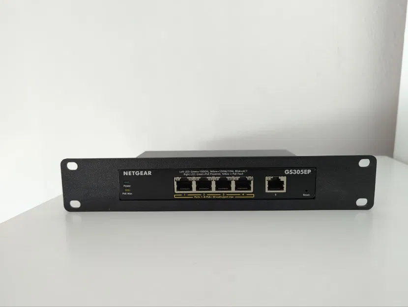 Giá treo rack 10 inch cho Netgear GS305EP - Image 1