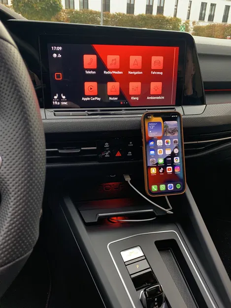 Giá đỡ điện thoại MagSafe cho xe VW Golf 8 - Image 2