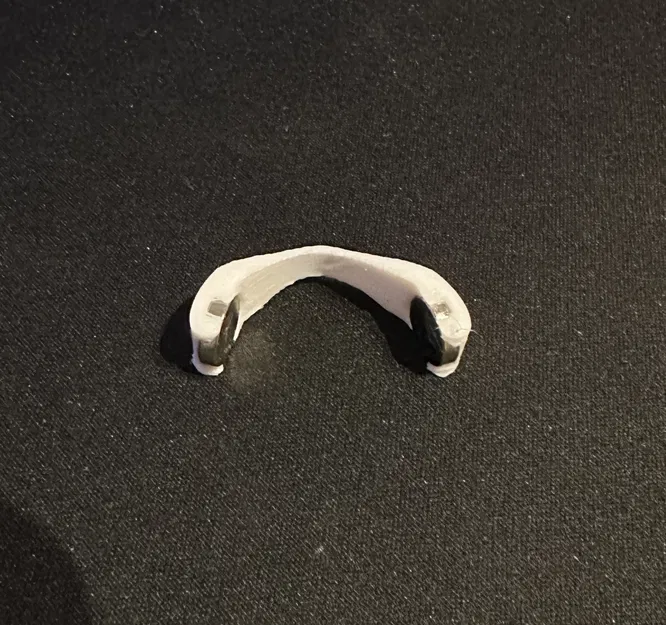 Kẹp mũi nam châm hỗ trợ thở khi ngủ (Nose Magnet Clip) - Image 1