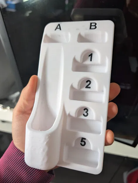 Giá treo tường cho máy cạo râu Phillips OneBlade - Image 2