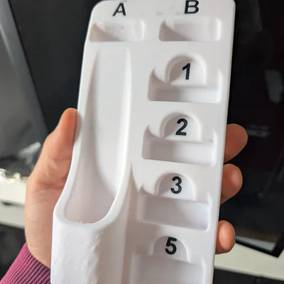 Giá treo tường cho máy cạo râu Phillips OneBlade