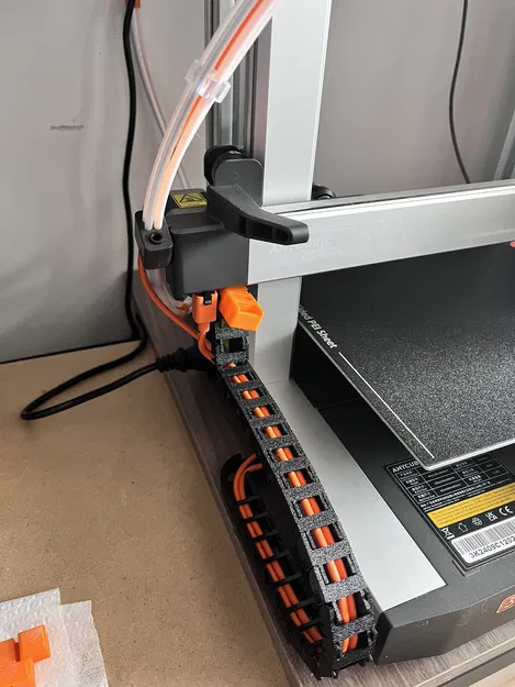 Xích dẫn cáp bên hông cho Kobra 3 kèm ngàm camera có thể tháo rời - Image 1