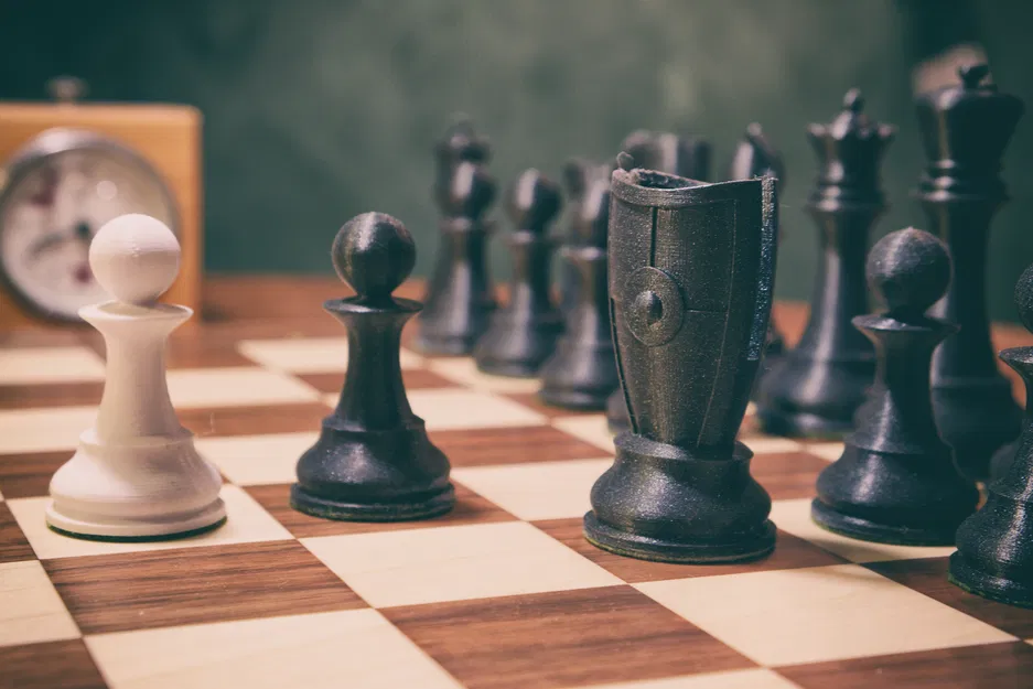 Hãy để Mã ra trận! Bộ cờ vua lấy cảm hứng từ phong cách Staunton - Image 2