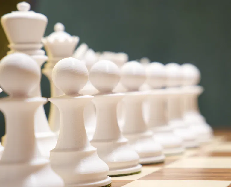 Hãy để Mã ra trận! Bộ cờ vua lấy cảm hứng từ phong cách Staunton - Image 3