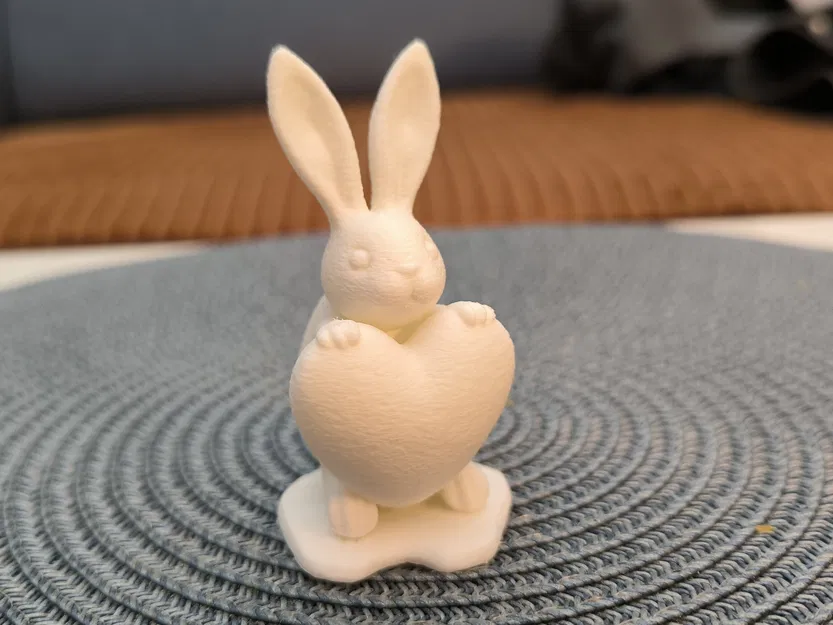 Mô hình 3D chú thỏ ôm trái tim trang trí Lễ Phục Sinh xinh xắn - Image 1