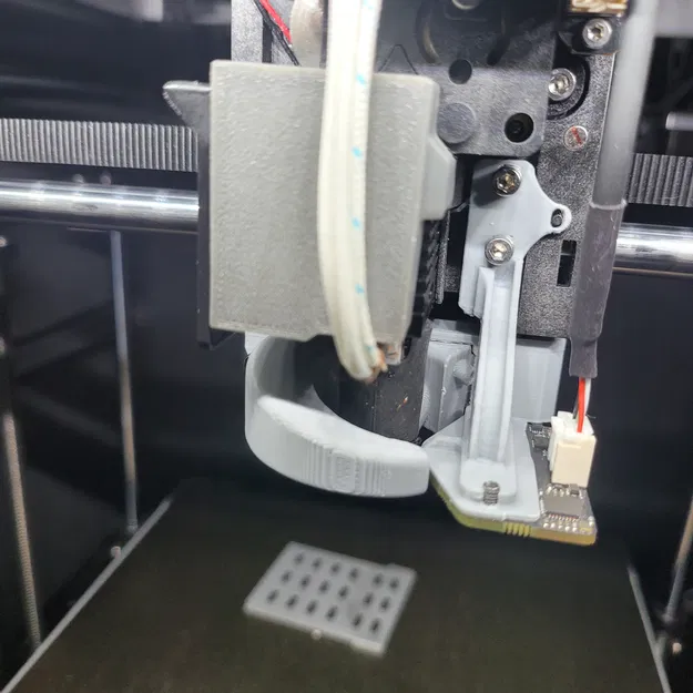 Nắp che quạt đầu in Qidi Plus 4 (Hotend Fan Shroud) - Bảo vệ tối ưu - Image 3