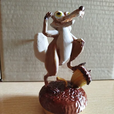Mô hình 3D chú sóc Scrat từ Ice Age kèm đế trưng bày cực chất