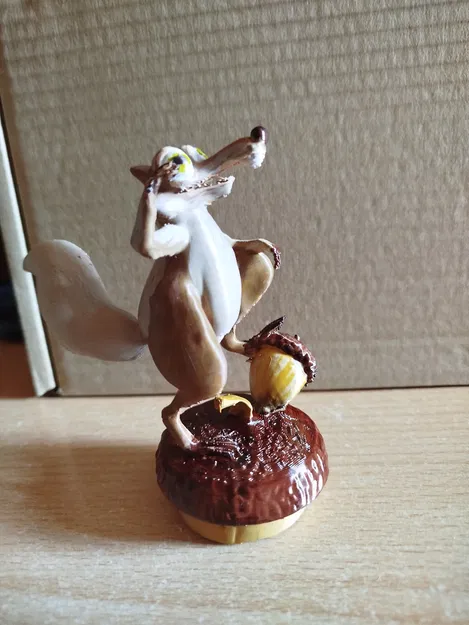 Mô hình 3D chú sóc Scrat từ Ice Age kèm đế trưng bày cực chất - Image 3