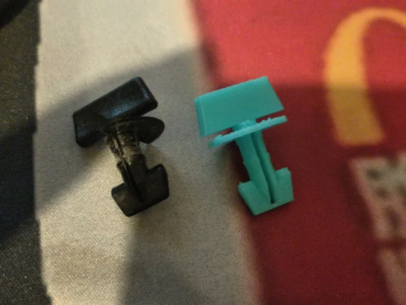 Ngàm giữ đèn hậu cho BMW E30 - Image 3