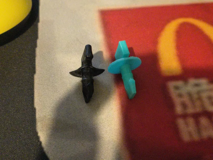 Ngàm giữ đèn hậu cho BMW E30 - Image 4